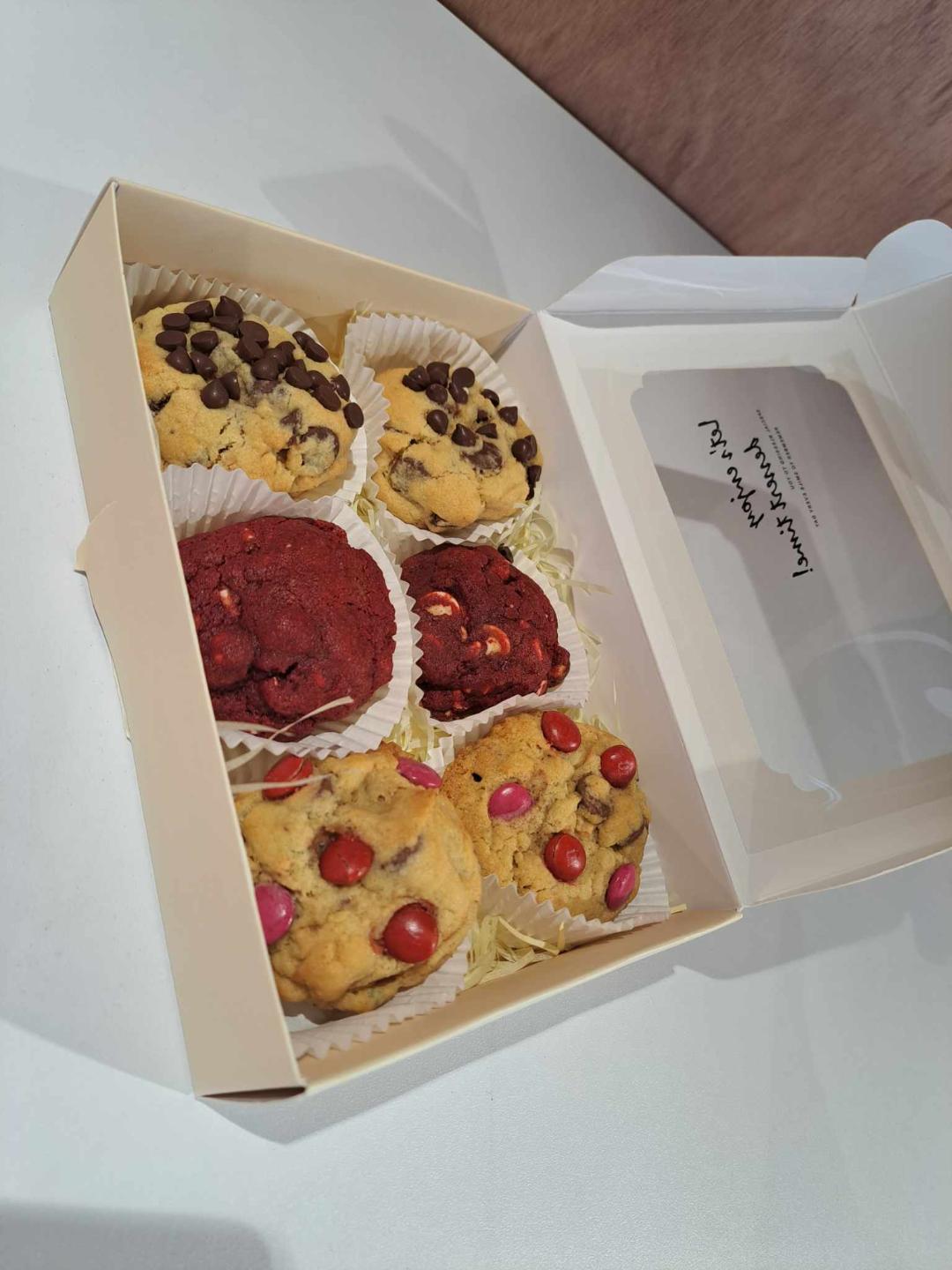 Valentines Mini Chunky Cookies (6-Pack)